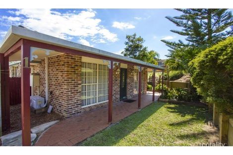 Property photo of 1 Inverness Close Green Point NSW 2251