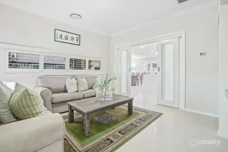 Property photo of 35 Gum Nut Close North Kellyville NSW 2155