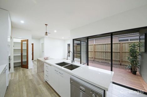 Property photo of 63 Clifton Circuit Tarneit VIC 3029
