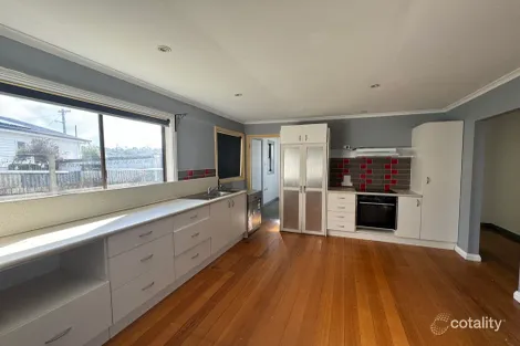 Property photo of 13 Sturt Crescent Mayfield TAS 7248