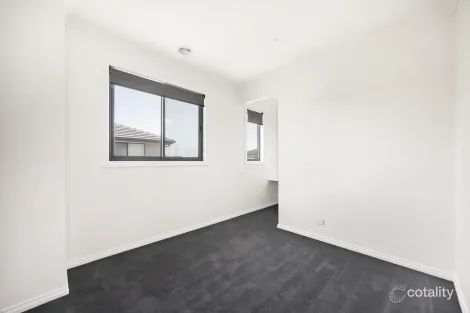 Property photo of 19 Wildlife Circuit Fraser Rise VIC 3336