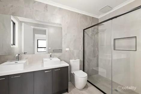 Property photo of 19 Wildlife Circuit Fraser Rise VIC 3336
