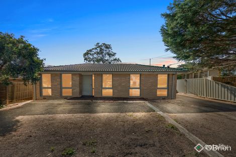 33 Evelyne Ave, Cranbourne, VIC 3977