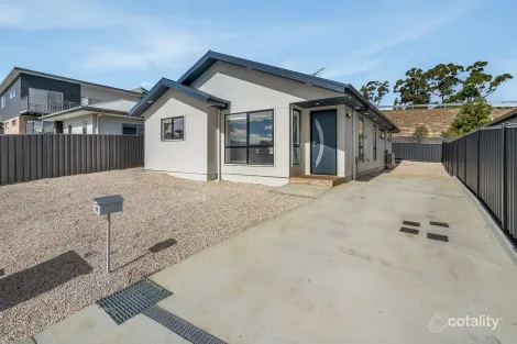 Property photo of 13 Grand Mews Kingston TAS 7050