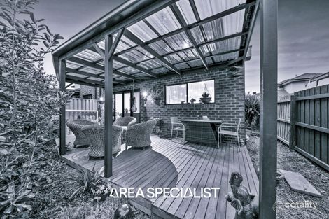 Property photo of 11/122 Kennington Park Drive Endeavour Hills VIC 3802