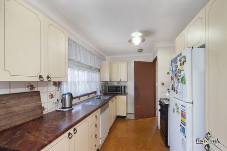 Property photo of 6 Robinson Close Lurnea NSW 2170