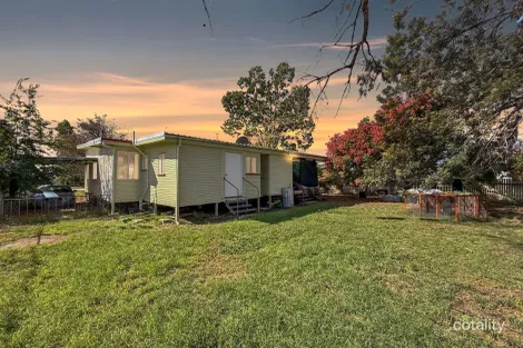 Property photo of 12 Castle Street Chinchilla QLD 4413