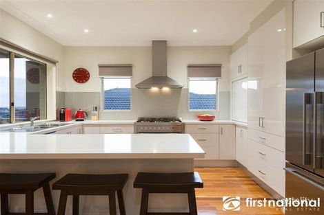 Property photo of 43 Leemak Crescent Berwick VIC 3806
