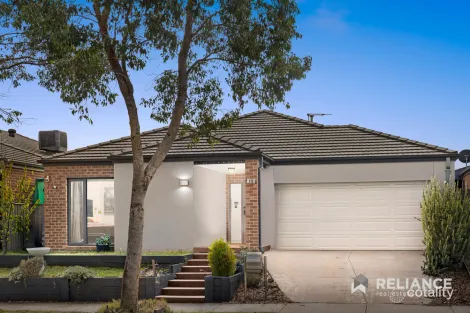 Property photo of 18 Holyoake Parade Manor Lakes VIC 3024
