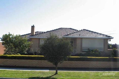 8 Regal Ave, Hallam, VIC 3803