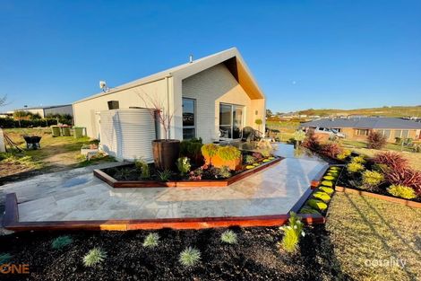 Property photo of 82 Dean Drive Orange NSW 2800