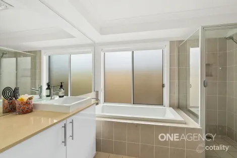 Property photo of 1 Waxberry Place Sanctuary Point NSW 2540