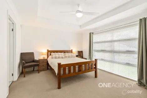 Property photo of 1 Waxberry Place Sanctuary Point NSW 2540