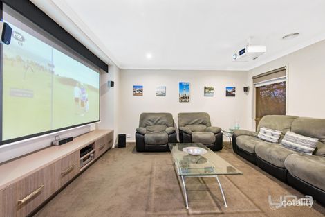 Property photo of 33 Rowling Street Fraser Rise VIC 3336