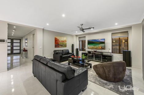 Property photo of 33 Rowling Street Fraser Rise VIC 3336