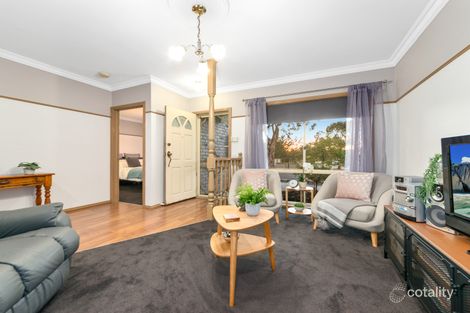 Property photo of 4 Mirrabook Court Berwick VIC 3806
