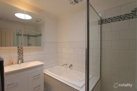 Property photo of 44 Appletree Drive Mill Park VIC 3082