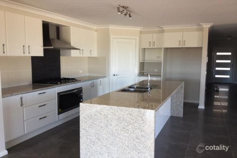 Property photo of 15 Mendel Drive Kelso NSW 2795