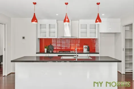 Property photo of 2 Hallett Place Kambah ACT 2902