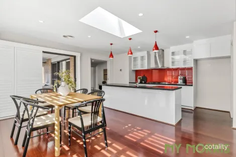 Property photo of 2 Hallett Place Kambah ACT 2902