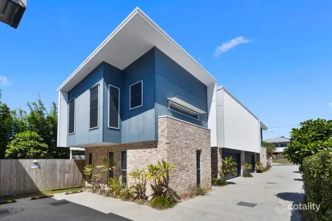 Property photo of 2/67 Fernlea Avenue Scarborough QLD 4020