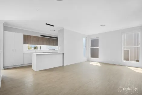 Property photo of 2/67 Fernlea Avenue Scarborough QLD 4020