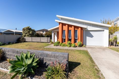 4 Dolphin Cres, Eden, NSW 2551