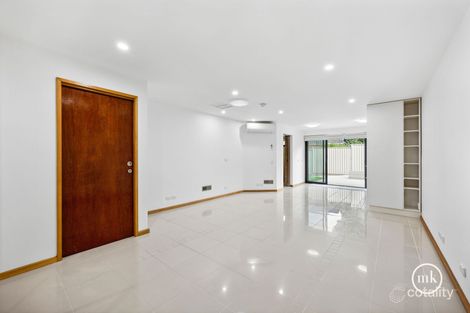 Property photo of 17 Doowi Court Greensborough VIC 3088