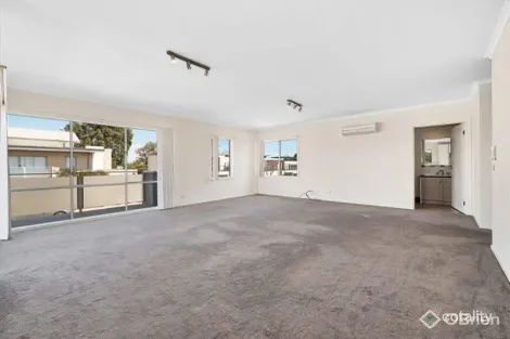 Property photo of 2/25 Lats Avenue Carrum Downs VIC 3201