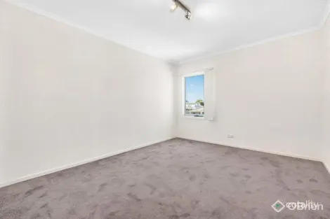 Property photo of 2/25 Lats Avenue Carrum Downs VIC 3201