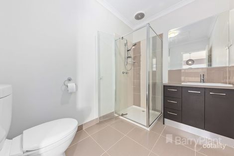 Property photo of 11 Creekview Place Caroline Springs VIC 3023