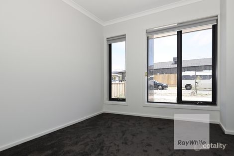 Property photo of 11 Separation Street Mickleham VIC 3064