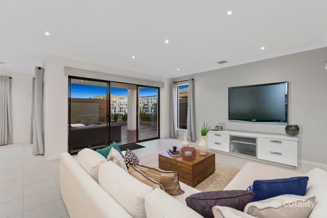 Property photo of 18 Welsh Crescent Clyde North VIC 3978