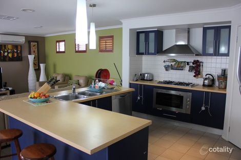 Property photo of 23 Chelsworth Loop Craigieburn VIC 3064