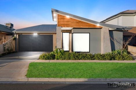 Property photo of 34 Waterbird Circuit Weir Views VIC 3338