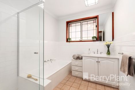 Property photo of 41 Pinehills Drive Greensborough VIC 3088
