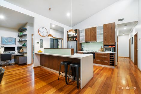 Property photo of 12 Bennelong Court Taylors Hill VIC 3037