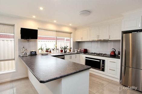 Property photo of 8 Lomond Court Werribee VIC 3030