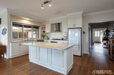 Property photo of 4 Mayfair Drive Drouin VIC 3818