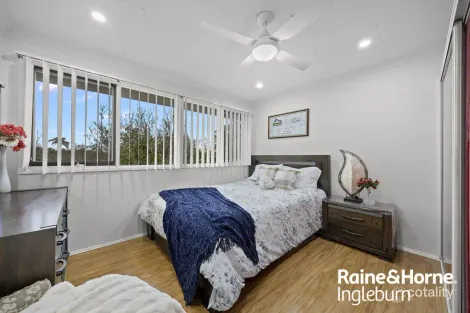 Property photo of 4 Swallow Place Ingleburn NSW 2565