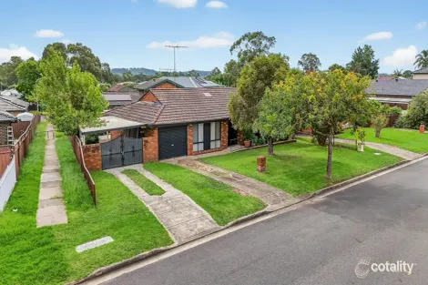 13 Guernsey Ave, Minto, NSW 2566