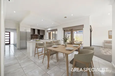 Property photo of 8 William Court Officer VIC 3809