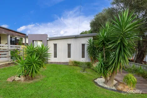 Property photo of 98 Fourth Avenue Rosebud VIC 3939