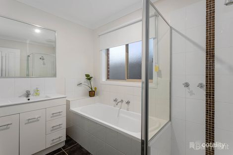 Property photo of 25 Wild Cherry Avenue Pakenham VIC 3810