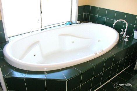 Property photo of 3 Garland Rise Rowville VIC 3178