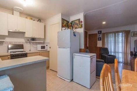 Property photo of 3 Crystal Gardens Cranbourne West VIC 3977