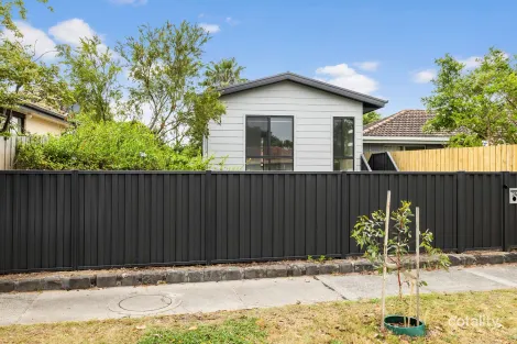 Property photo of 2 Blackheath Avenue Frankston VIC 3199
