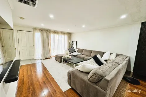 Property photo of 12 Nandaly Place Cranbourne West VIC 3977