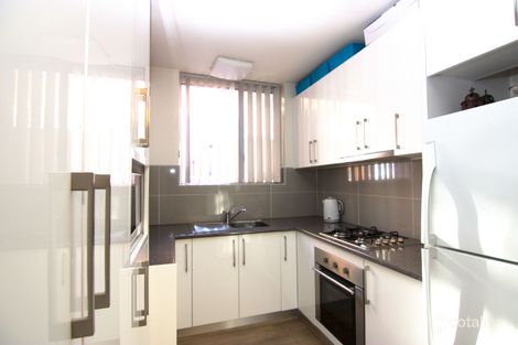 Property photo of 2/80 Mascot Drive Eastlakes NSW 2018