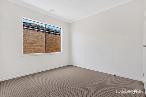 Property photo of 19 Wheatley Avenue Roxburgh Park VIC 3064